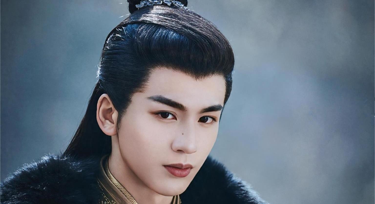 《云之羽》刚开播,张凌赫又一古装剧杀青,搭档女主是高颜值女神_景甜