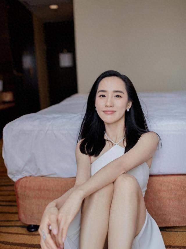 41岁王智事业线大美腿!真让人挪不开眼_角色_观众_女神