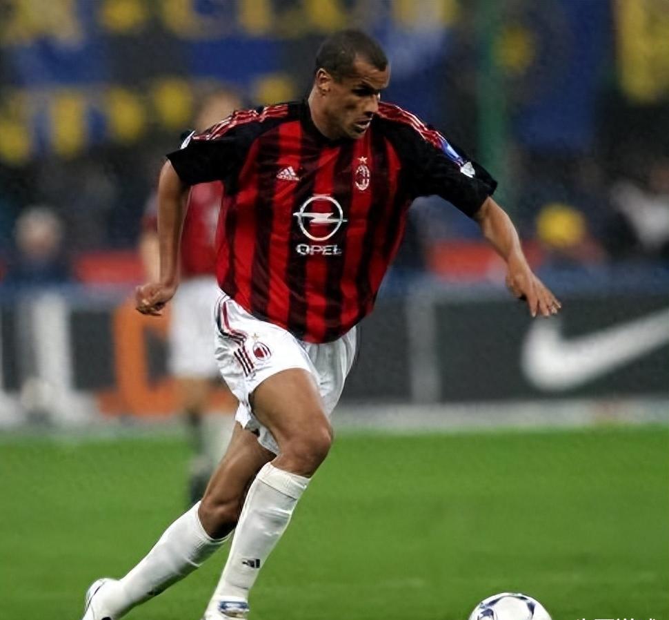 里瓦尔多属于锦上添花型球员,必须有超级队友吸引更多火力,才能发挥