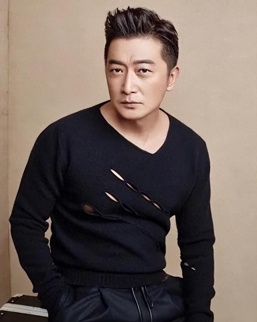 演员刘欣:不顾一切嫁邵峰,恩爱17年生一女,50岁依旧很美