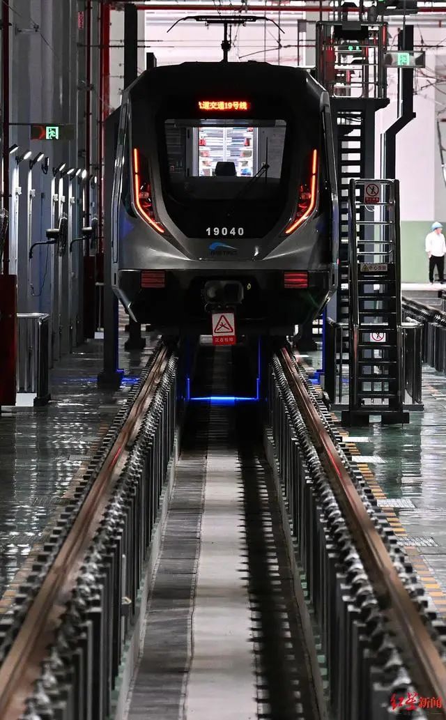 揭秘成都地铁市域列车_车厢_双流国际机场_天府