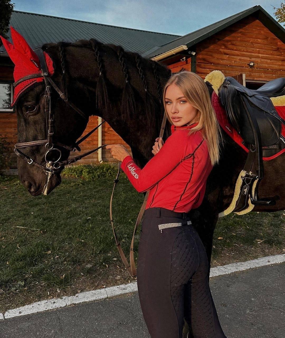 嫩模之道:颜值与身材的完美结合,无与伦比的佳人引领时尚潮流_外表