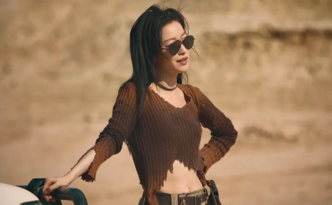 《西出玉门》热播,评价褒贬不一,倪妮在沙漠露腿露腰被吐槽_叶流_剧集