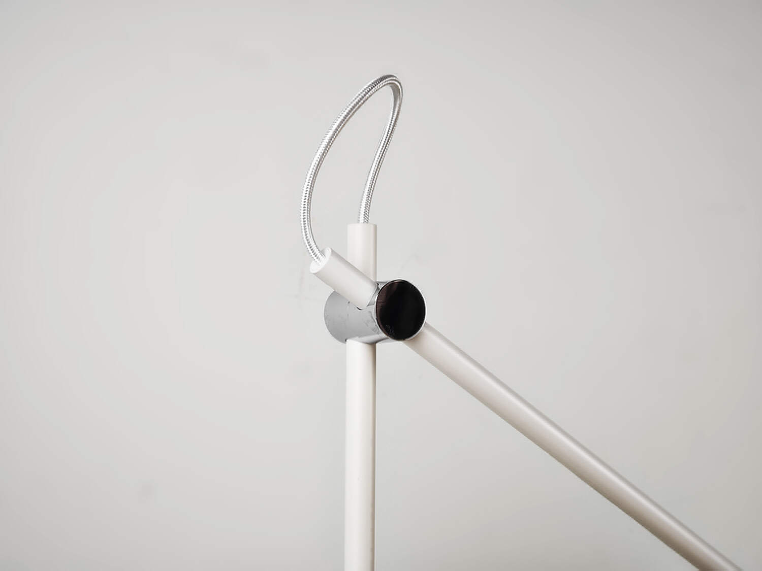 无眩光、无可视频闪,书客护眼灯L1体验,99.8%还原自然光