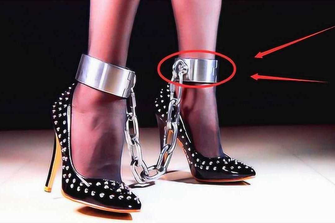 "死刑犯人"佩戴手铐脚镣,你以为只是防止越狱这么简单吗,真相