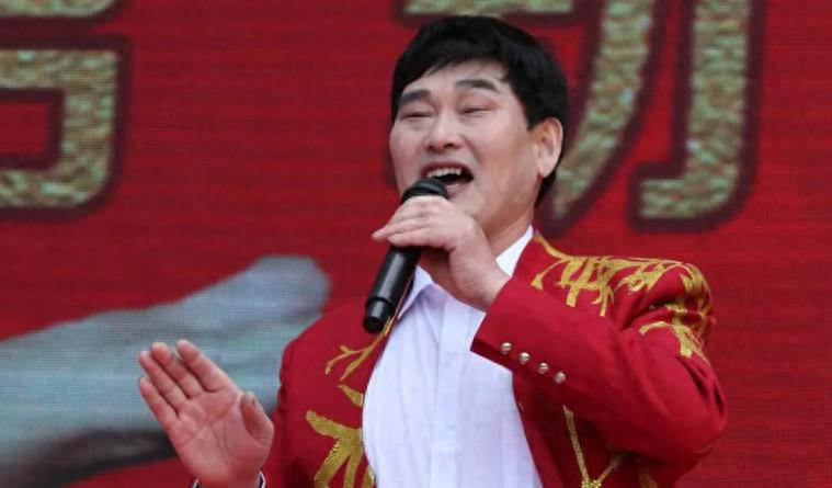 朱小伟出道拍广告,二婚后身材暴瘦,气质艳压大衣哥_父亲_陈梦_家庭