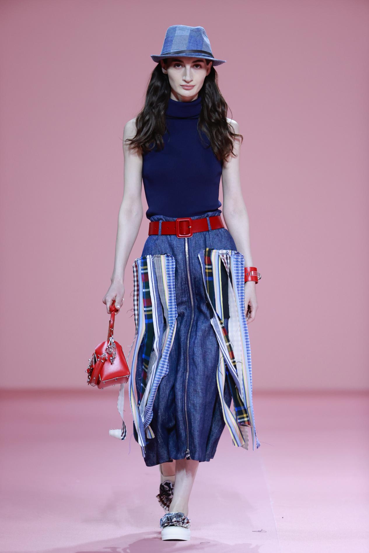 亮相中国国际时装周_品牌_设计_王璇