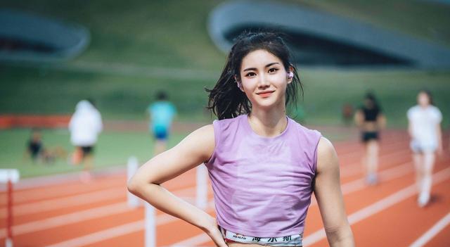 此外,夏思凝师从孙海平,成为了刘翔的学妹,被寄予厚望.