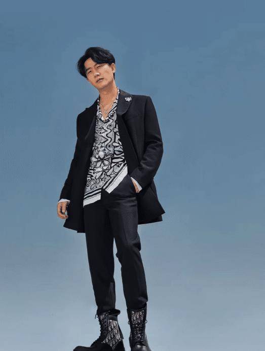 迪奥今秋男装大片释出,黄轩陈飞宇纷纷出镜,谁最好看?_时尚_衬衫_外套