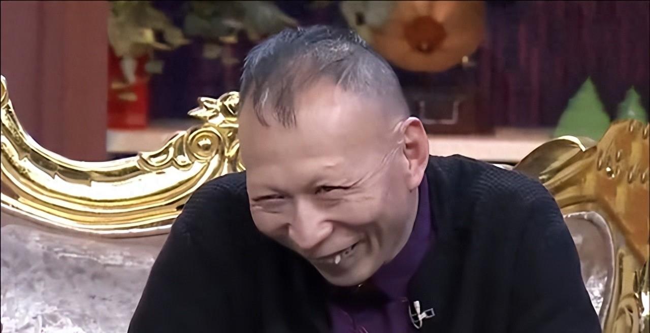 因演汉奸太像被司机拒载,以丑成名的他,女儿长相却堪比刘亦菲_李明