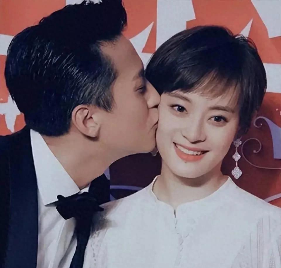 与此同时,他的妻子孙俪也在同一天