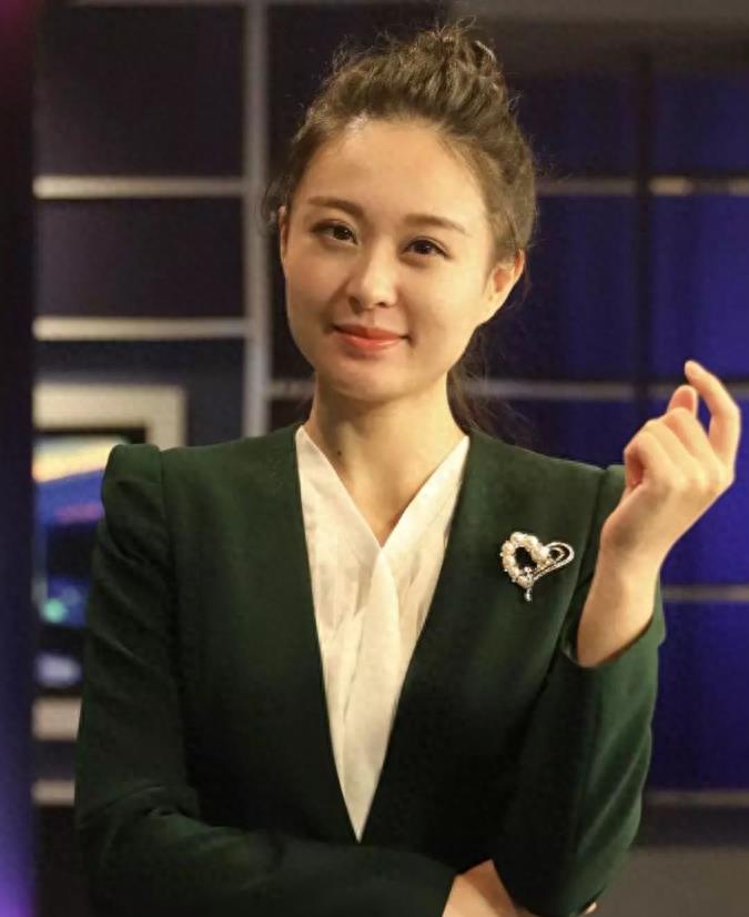 温州主持人叶琼官宣离职,自爆收入不增反降,辞去事业编家人反对_工作