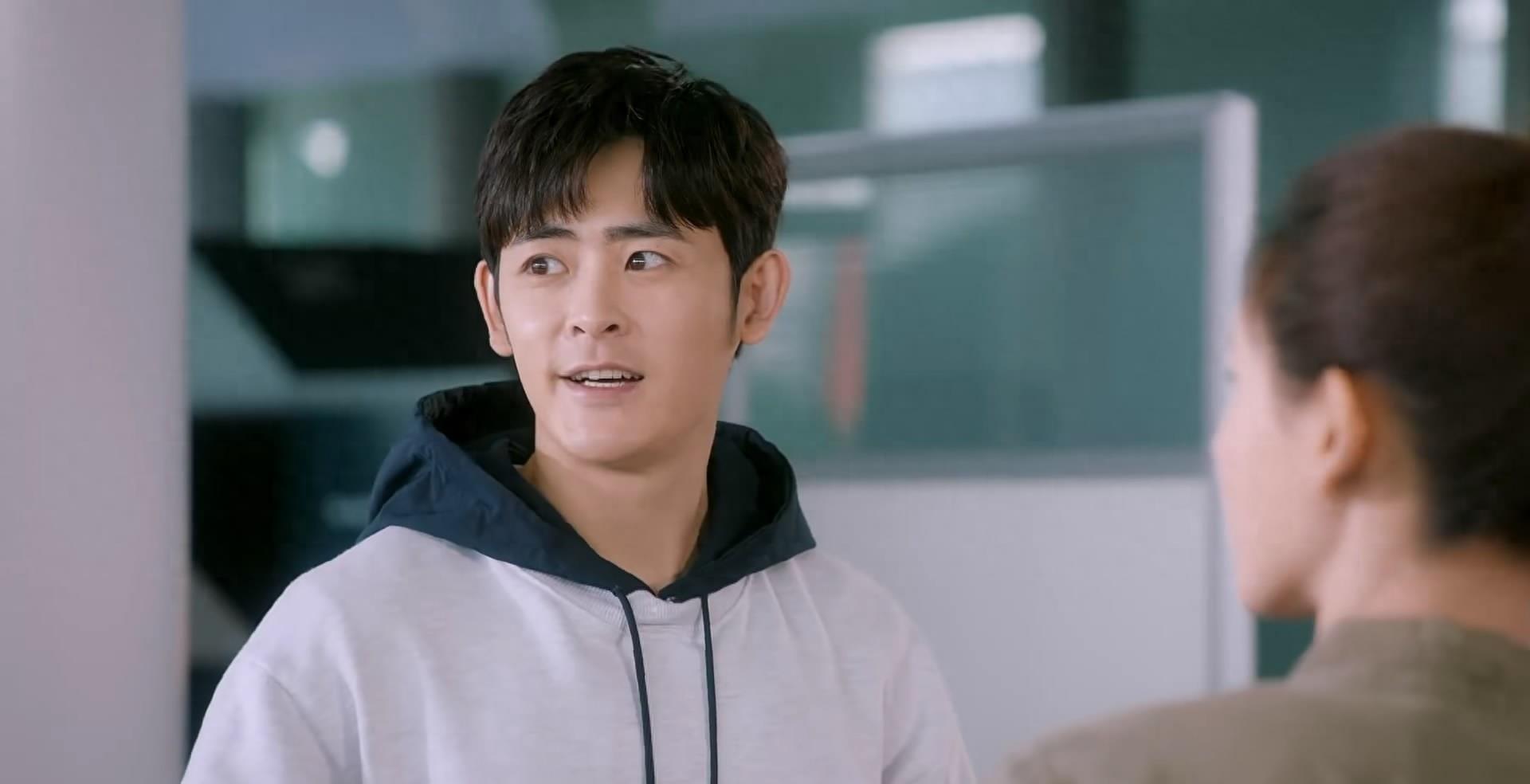 李欣泽饰演的陈乐着实让人惊喜,阳光开朗大男孩的人设简直就是剧中的