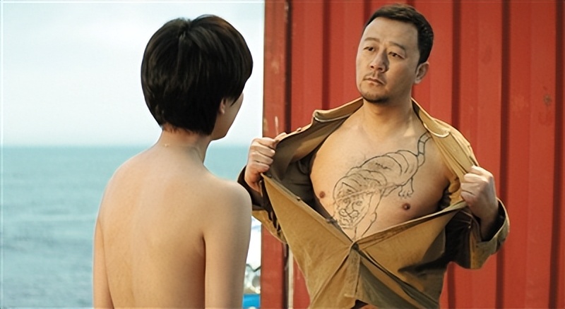 她从坚决不拍裸戏,到近乎全裸出镜,如今事业陷入停滞,令人唏嘘_王珞丹