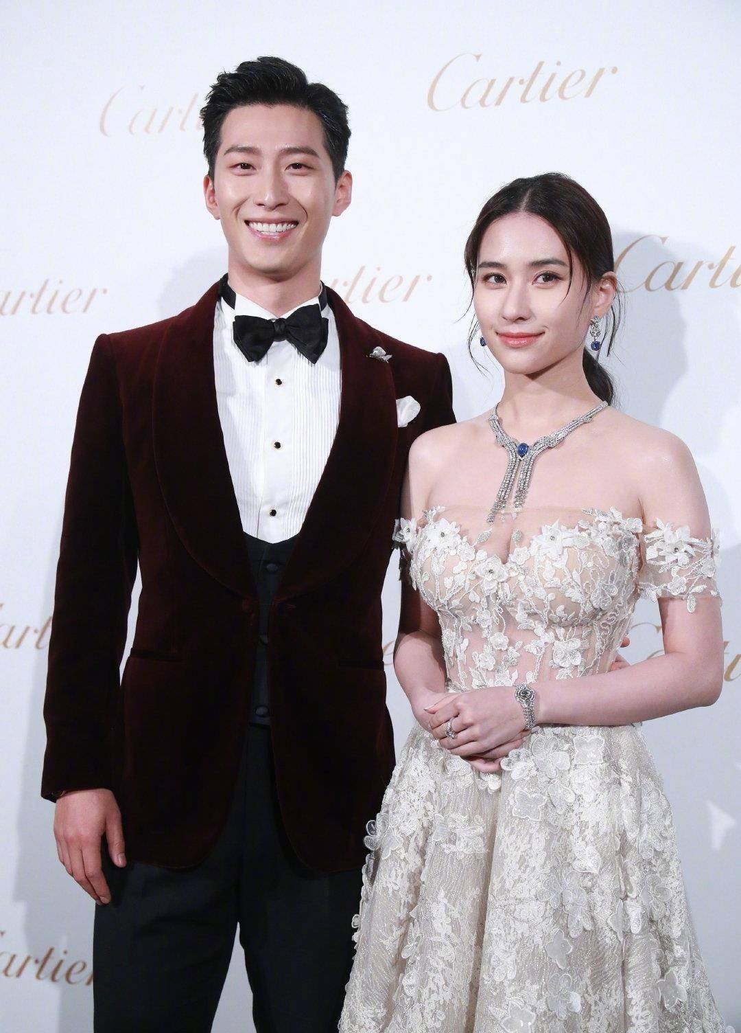 何超莲连发两条微博,难掩对窦骁的爱慕,无意公开男友昵称,窦骁看后想