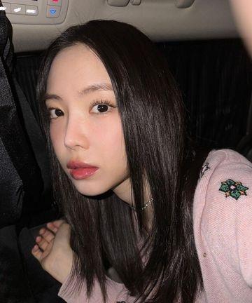 孙娜恩自拍造型变了! 「飘出newjeans气氛」粉丝认不出来