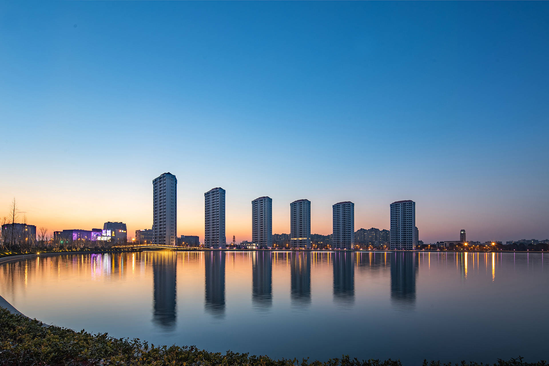 兰香湖壹号(售楼处)首页网站|售楼处电话|上海兰香