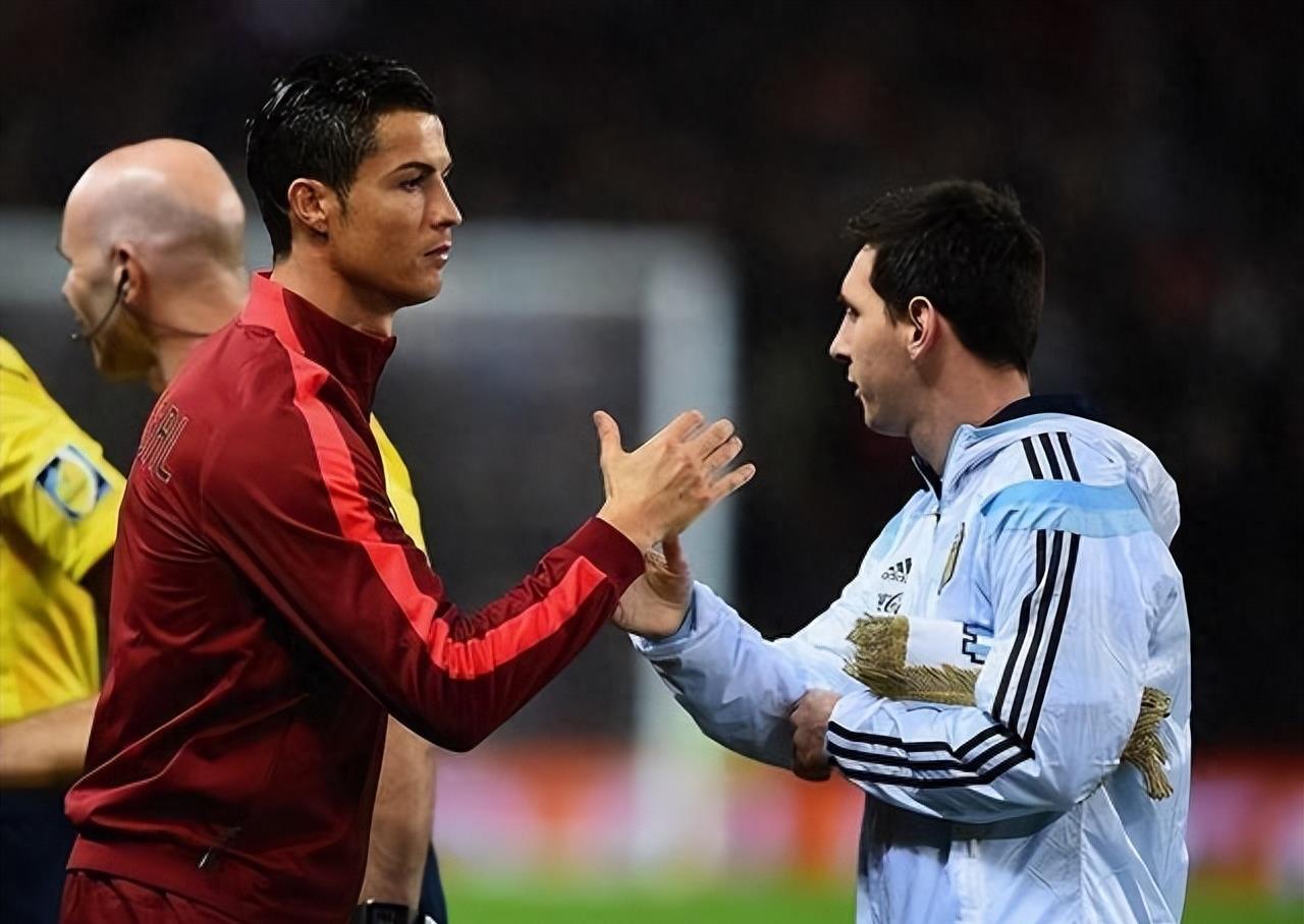 曾经力压c罗和梅西的卡卡,不曾沉迷于酒精和女色,却为何早衰?