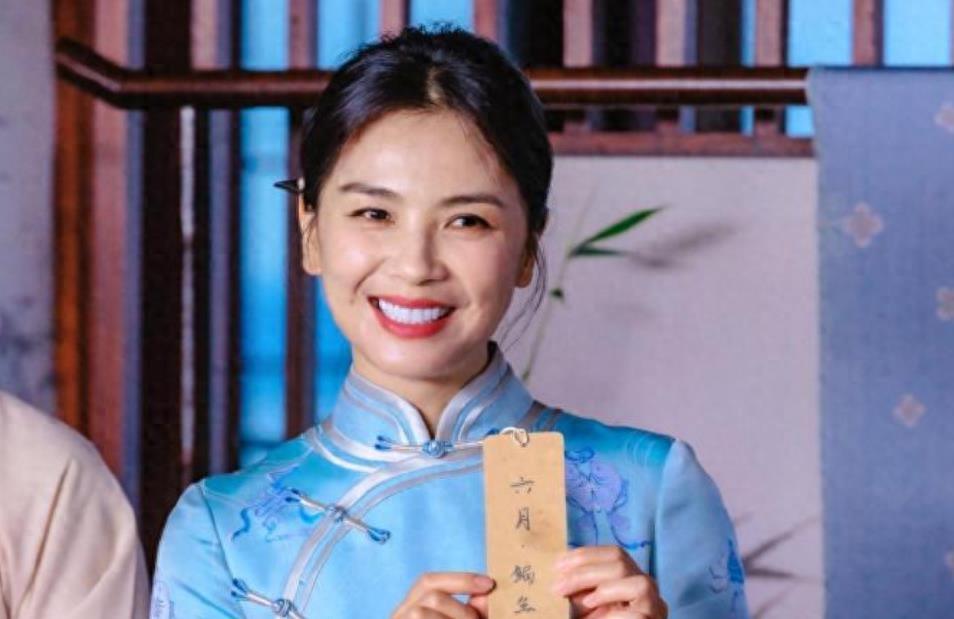刘涛再次卷入与她睡觉的丑闻,据传她执政不择手段,大导演很看好她