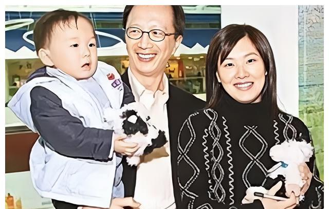 伏明霞:14岁成名,24岁嫁50岁富豪,婚后生下一女两子_梁锦松_陈慧珊