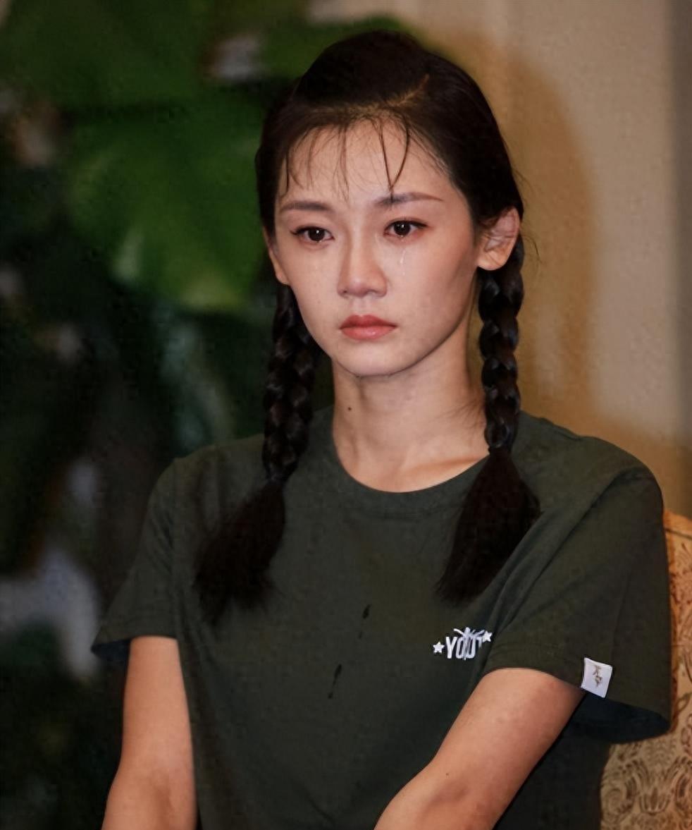 冯小刚直言:她太能装了,永远红不了,更别说拿奖了_苗苗_冯导_芳华