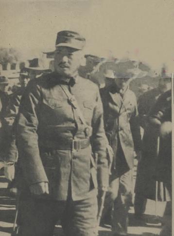 马步芳用数架飞机运黄金出逃,强占侄女声名狼藉,躲公馆里客死他乡