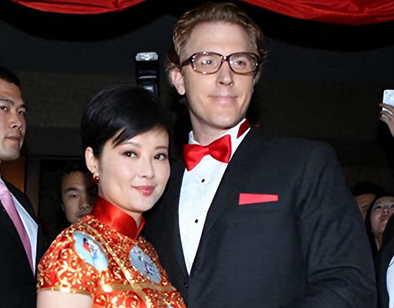 双腿伤痕累累,结过三婚的袁立如今正在自食其果_因为_李冰冰_丈夫