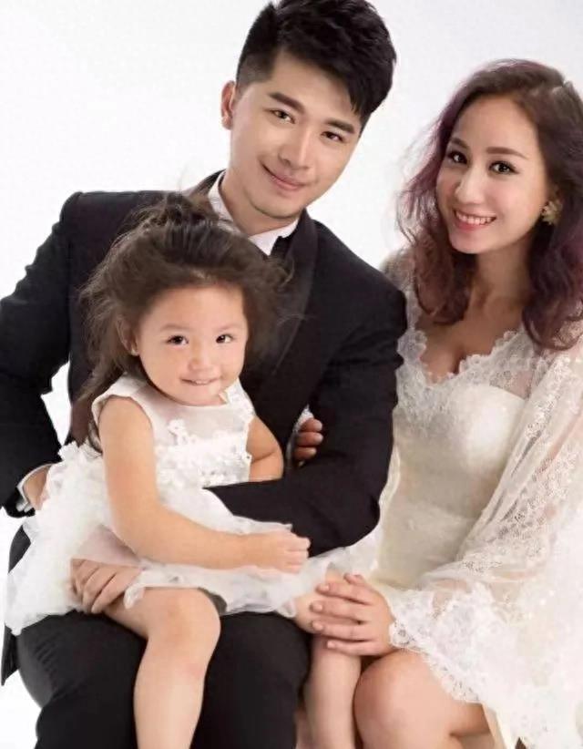 女儿出生两年后,宋晓波的妻子因宋晓波失踪已久,登上金星主持的节目