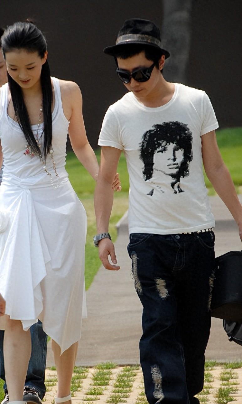 他先是在娱乐圈闯出一片天,并认识了国际巨星的儿子房祖名.