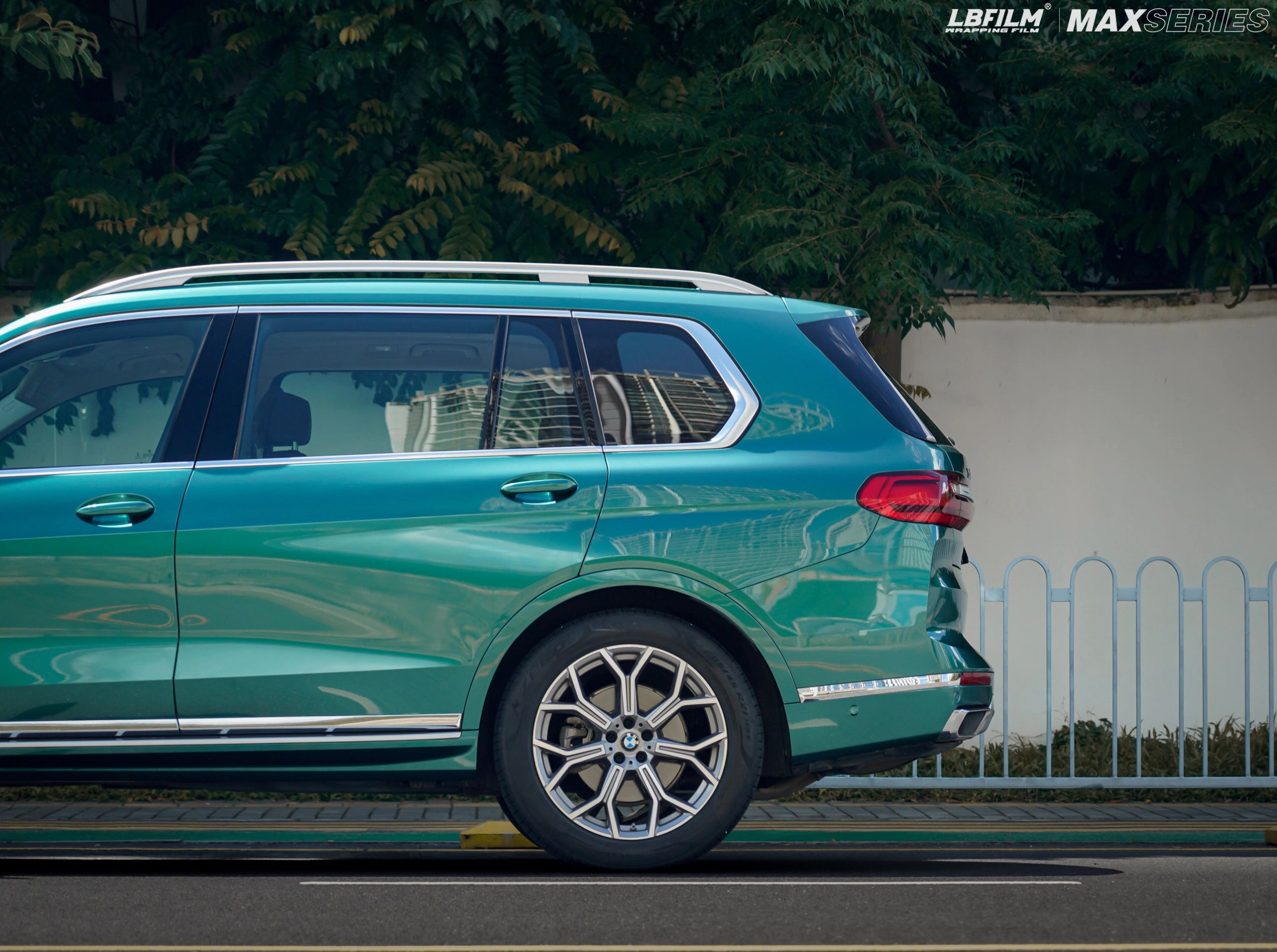 lb改色膜液态金属孔雀绿,冷色调颜色中非常治愈的颜色_搜狐汽车_搜狐