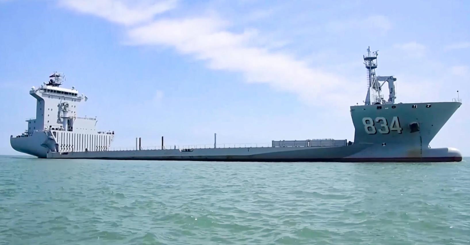 新型半潜船现身,运载能力强大,凸显我国先进技术能力_野牛_气垫登陆艇