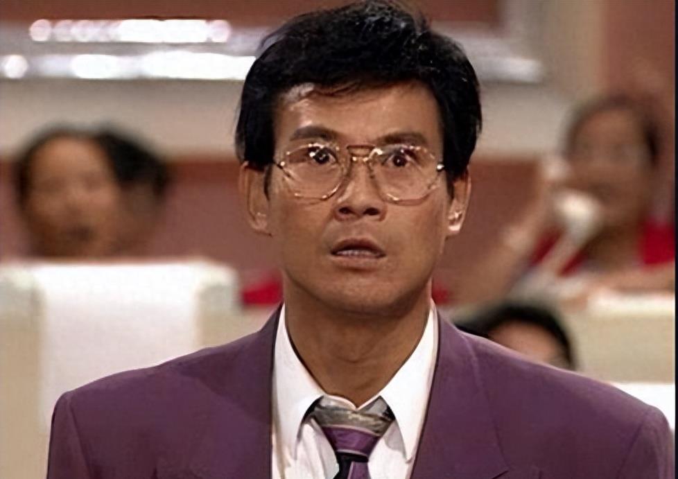 郑少秋主演的《大时代》,该剧讲述的男主丁蟹玩转股市谋取暴利的故事