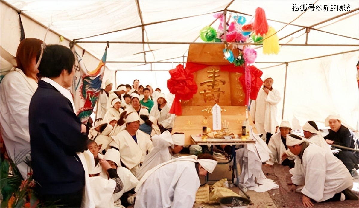 喜丧有什么讲究?葬礼热闹不见哭声