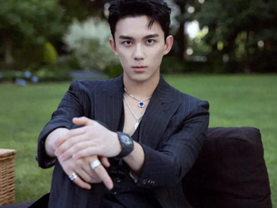 吴磊恋情疑曝光?自爆和爱人在一起,网友扒出更多内幕_胡歌_绯闻_感情