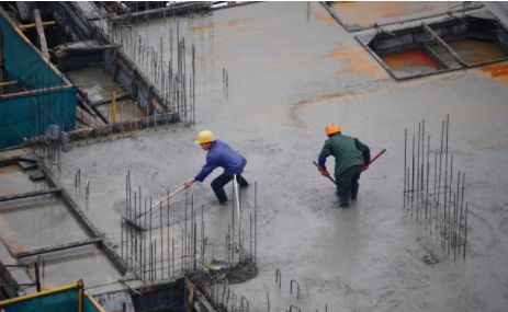 普通建筑工人一年能挣多少钱？说出来你可能不信！