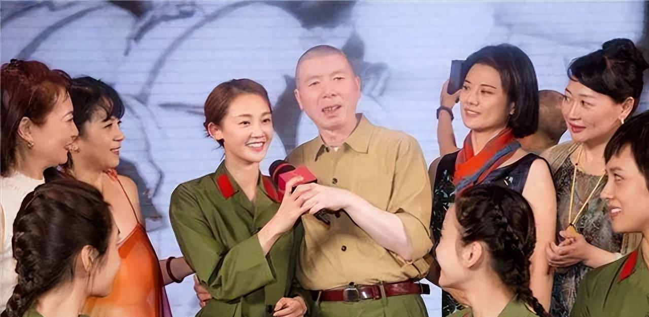 冯小刚直言:她太会装了,永远红都做不到,更别说获奖了_苗苗_冯导_淼淼