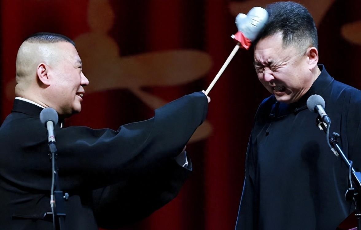 同是师承相声大师石富宽,为何于谦经常提起师父孙越却闭口不提?