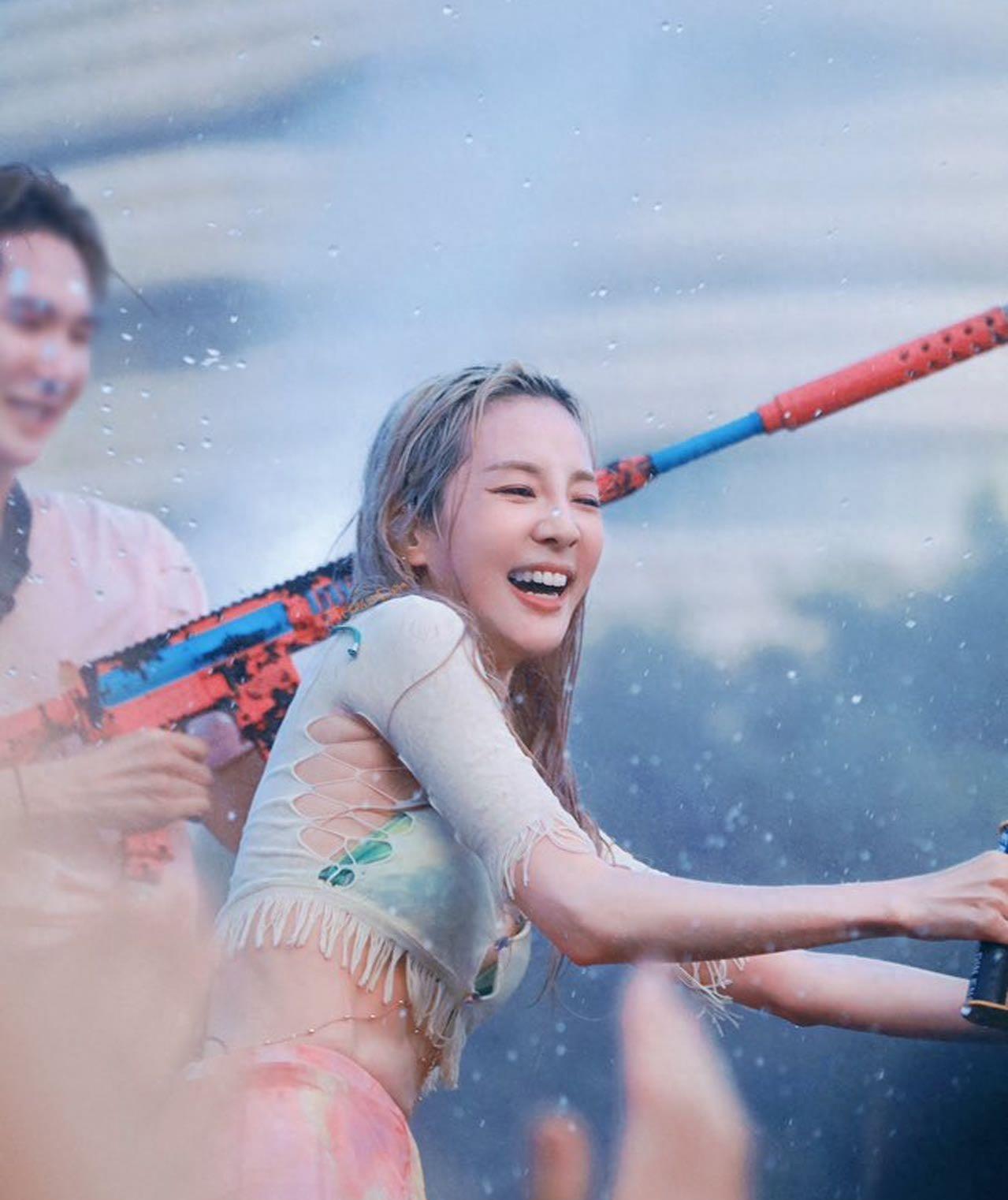 他就是权志龙抢着送鞋的"球鞋女神"!_多拉_朴山_鞋子
