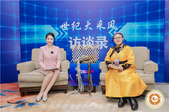 内蒙古自治区非遗传承人萨仁其其格受邀出席第二十三届世纪大采风品牌