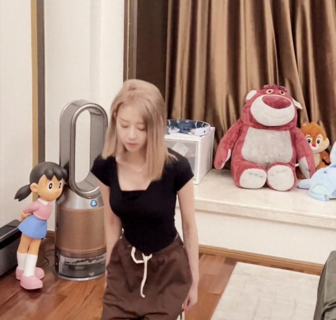 网红卓仕琳疑成为小杨哥五徒弟!