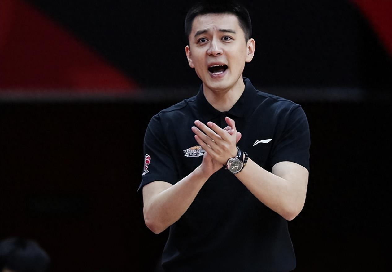 3大名记曝杨鸣离队内幕!