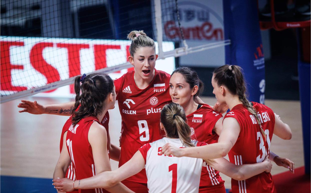 加拿大女排击败强敌,国际排联证实中国女排争夺第二,蔡斌受祝贺!