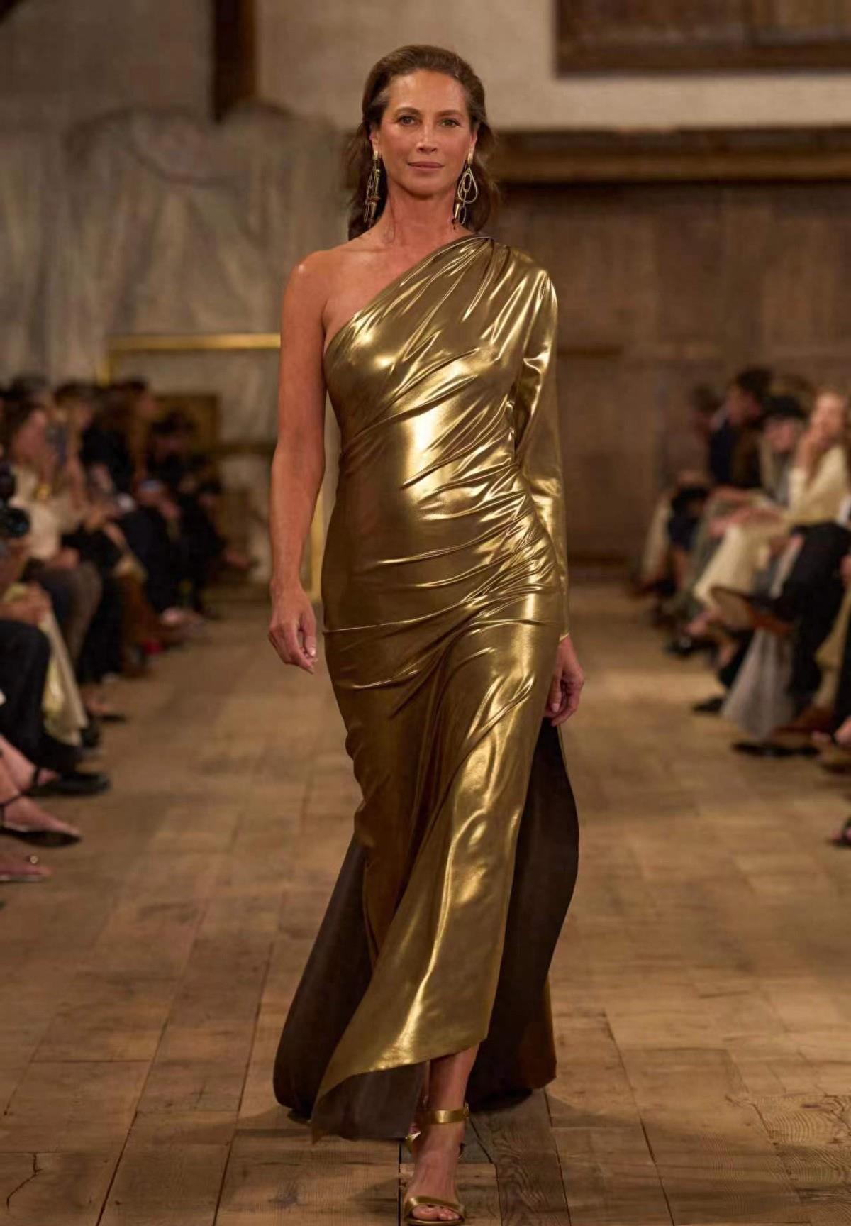 将经典融于浪漫,以浪漫致敬自由_lauren_ralph_风格