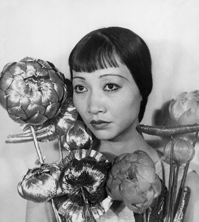 黄柳霜小传:第一位好莱坞华人女星,不能演吻戏,当不了女主角