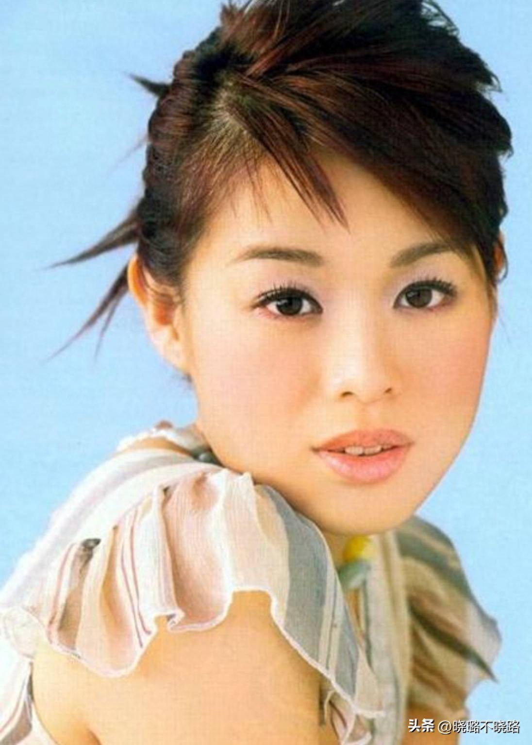嘴凸导致嘴唇厚大拉低整体美感一嘴凸为什么会显得老土又不够精致