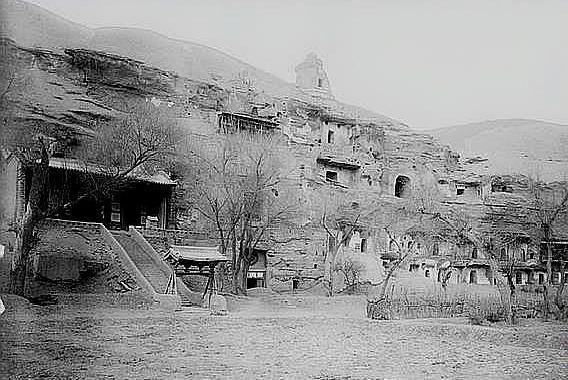 就连民间和基层官员也对洋人战战兢兢,生怕在涉外关系上处理不好惹下