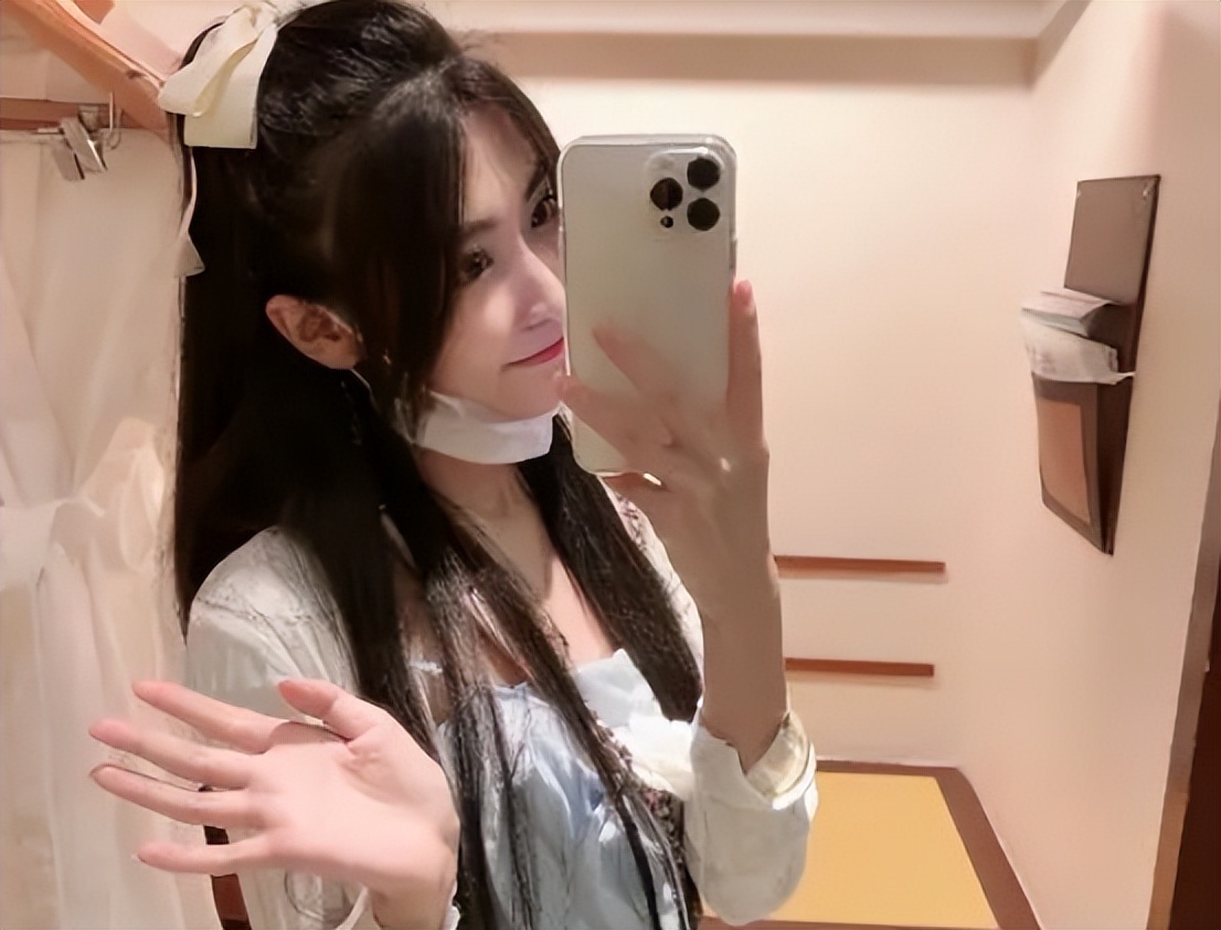 美女主播"月月"复出!