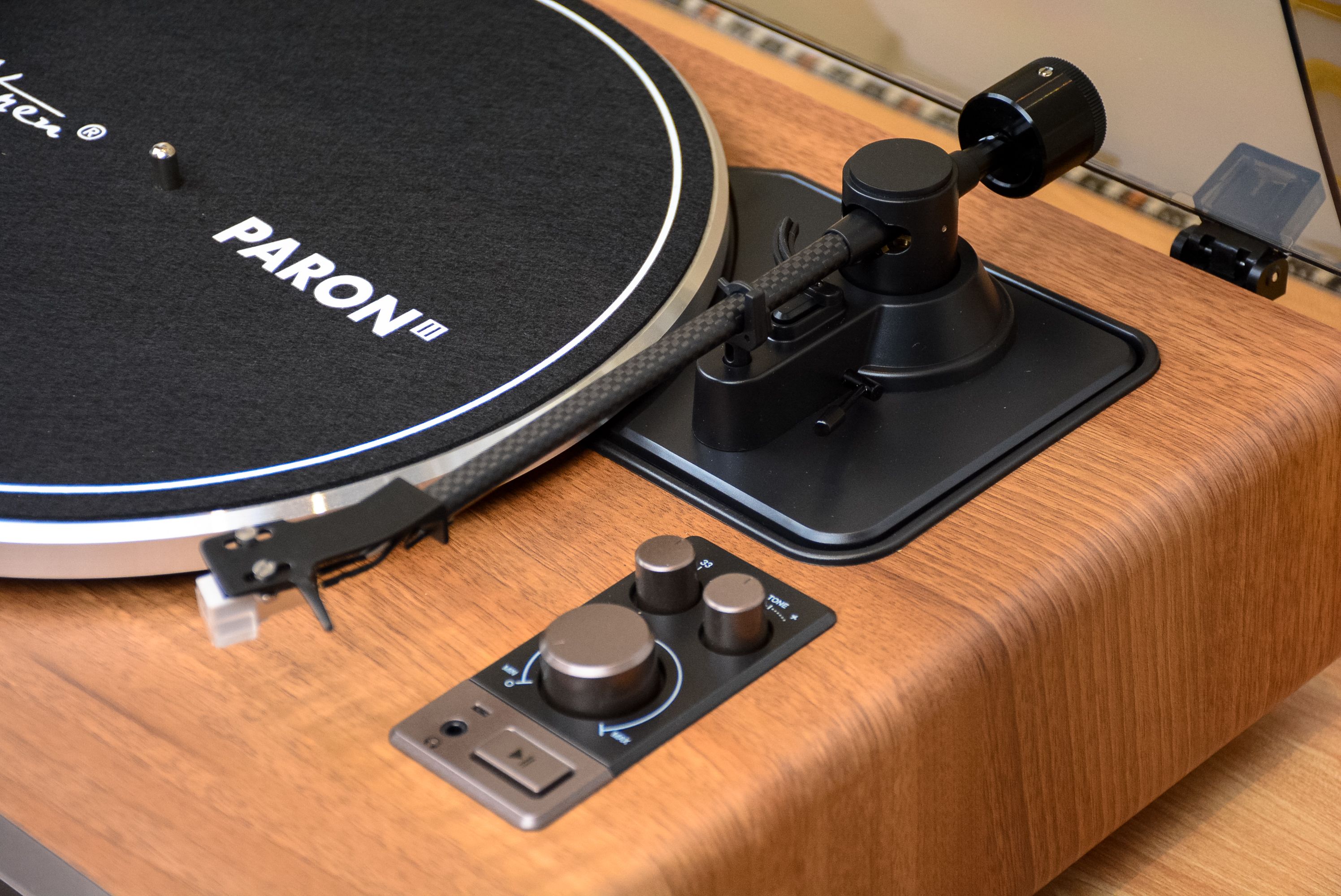 赛塔林paron黑胶唱片机评测:复古外观超高音质_细节_设计_材质