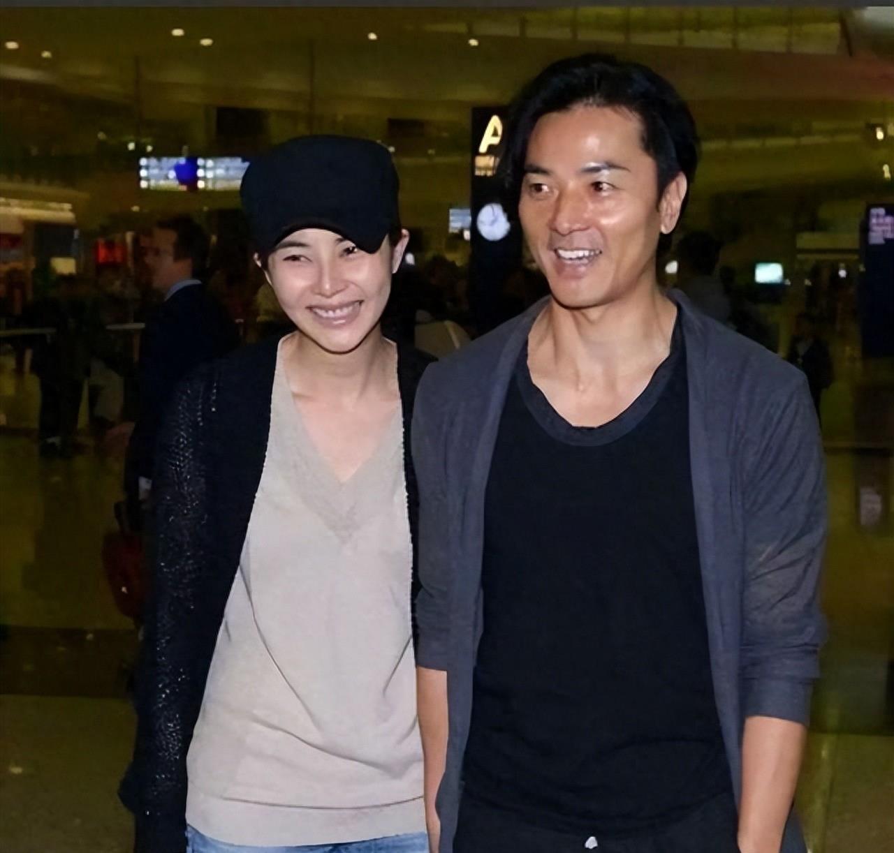 55岁郑伊健日本街头被偶遇,t恤起球严重,被疑和蒙嘉慧生活拮据_刘德华