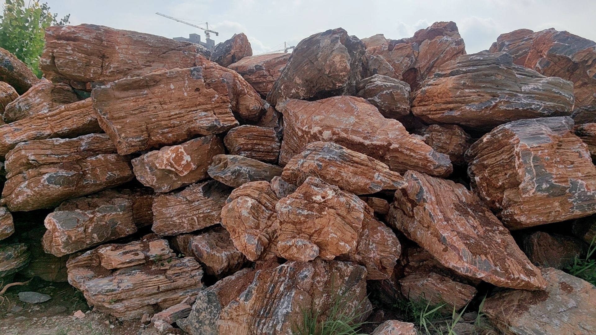 千层石石料造景_假山_自然_园林